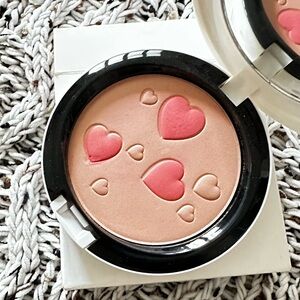 Mac Cosmetics Archie’s Girls Heart Blush Palette - Pink and Peach